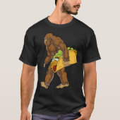 Bigfoot Sasquatch Carrying Taco T-Shirt Funny Camp (Vorderseite)