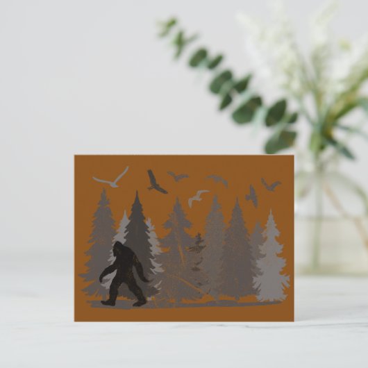 Bigfoot Sasquatch Forest Postkarte (Stehend Vorderseite)