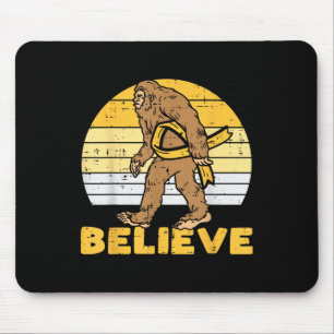Bigfoot Sasquatch Glaube an Kindheitskrebs-Schleif Mousepad