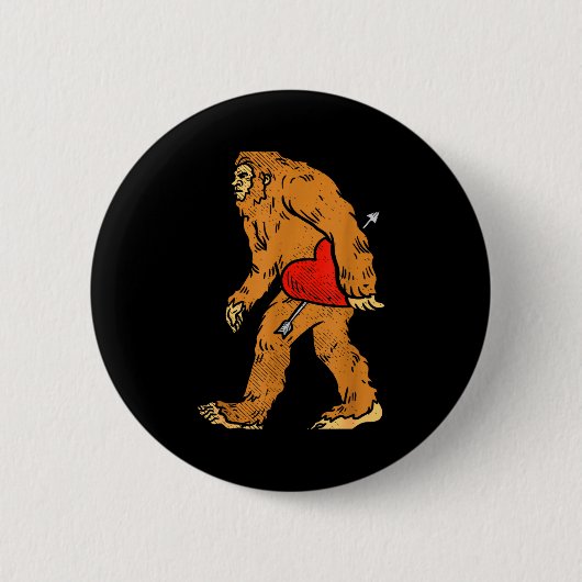 Bigfoot Sasquatch Heart With Arrow Funny Valentine Button (Vorderseite)