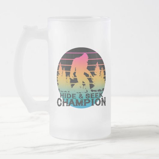Bigfoot Sasquatch Hide & Seek Champion Mattglas Bierglas (Links)
