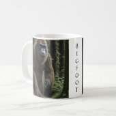 Bigfoot Sasquatch im Wald Kaffeetasse (Vorderseite Links)