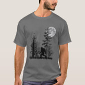 Bigfoot Sasquatch im Wald mit Mond versteckt T-Shirt (Vorderseite)