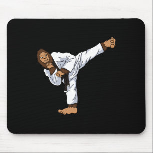 Bigfoot Sasquatch Karate Taekwondo Kickboxen Kara Mousepad