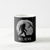 Bigfoot Sasquatch Moon Yeti Glauben Kaffeetasse (Mittel)