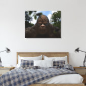BIGFOOT SASQUATCH-PORTRAGIE LEINWANDDRUCK (Insitu (Schlafzimmer))