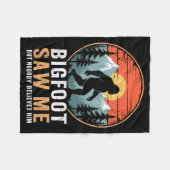 Bigfoot Saw Me But Nobody Believes Him Humor Funny Fleecedecke (Vorderseite (Horizontal))