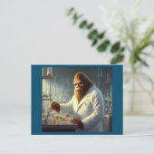Bigfoot Scientist Postkarte (Stehend Vorderseite)