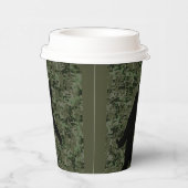 Bigfoot Silhouette auf Woodland Digital Camouflage Pappbecher (Rechts)