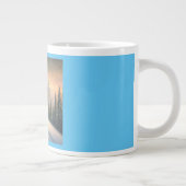 Bigfoot Snowboarding Jumbo-Tasse (Rechts)