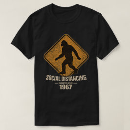 Bigfoot Social Distancing Champion Dunkel T-Shirt