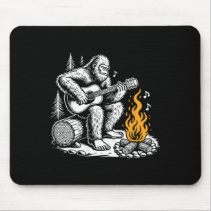 Bigfoot spielt Gitarre Lagerfeuer Lustiges Camping Mousepad