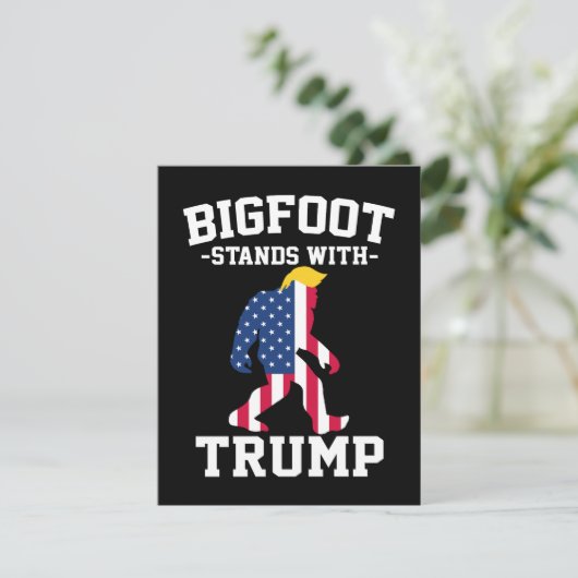 Bigfoot steht bei den Wahlen 2024 unter Trump Dankeskarte (Stehend Vorderseite)