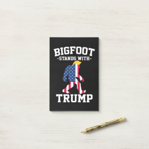 Bigfoot steht bei den Wahlen 2024 unter Trump Post-it Klebezettel