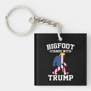 Bigfoot steht bei den Wahlen 2024 unter Trump Schlüsselanhänger