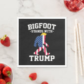 Bigfoot steht bei den Wahlen 2024 unter Trump Serviette (Beispiel)