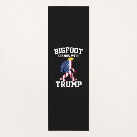 Bigfoot steht bei den Wahlen 2024 unter Trump Yogamatte (Vorderseite)