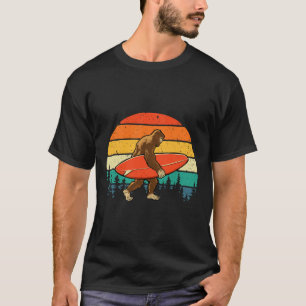 Bigfoot Surfer - Retro-Surfbrett-Surfen am Strand T-Shirt