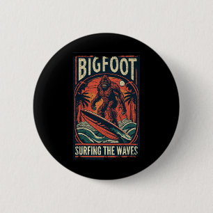 Bigfoot Surft Auf Den Wellen Shirt Retro Abgenutzt Button