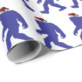 Bigfoot Tragen eines Weihnachtshutes Geschenkpapier (Rolleneckpunkt)