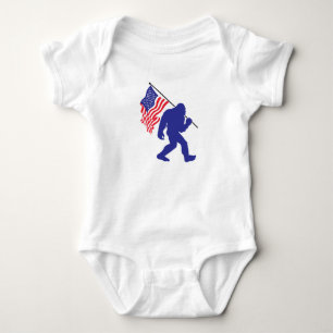 Bigfoot trägt die amerikanische Flagge Baby Strampler