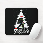 Bigfoot trägt Weihnachtsbaum Sasquatch-Gläubiger Mousepad (Mit Mouse)