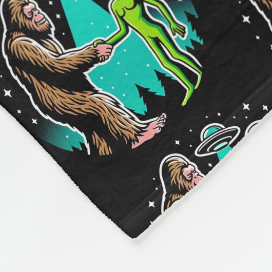 Bigfoot trifft Alien Fleecedecke (Ecke)