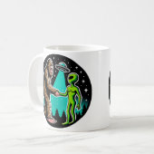 Bigfoot trifft Alien Kaffeetasse (Vorderseite Links)