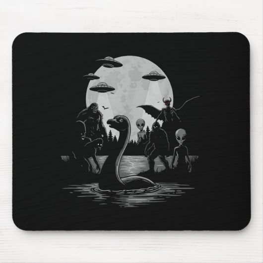 Bigfoot Ufo Loch Ness Monster Mothman And Aliens! Mousepad (Vorne)