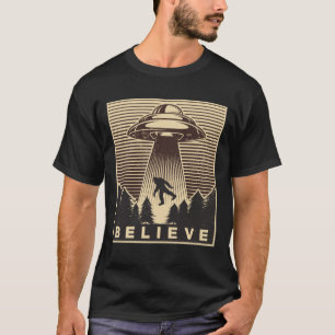 Bigfoot Ufo Retro Vintag T-Shirt