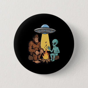 Bigfoot und Alien Lagerfeuer für Wanderer Outdoor Button