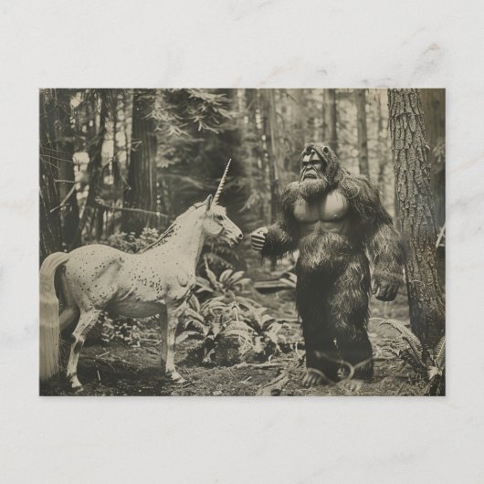 Bigfoot und eine Einhornpostkarte Postkarte (Vorderseite)