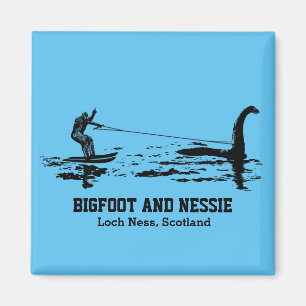 Bigfoot und Nessie Loch Ness Personalisierter Text Magnet
