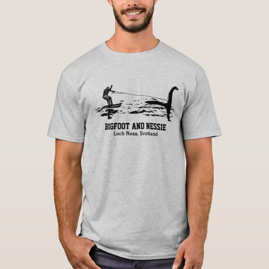 Bigfoot und Nessie Loch Ness Personalisierter Text T-Shirt (Vorderseite)