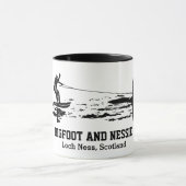 Bigfoot und Nessie Loch Ness Personalisierter Text Tasse (Zentrum)