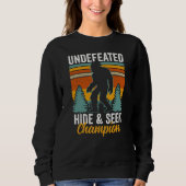 Bigfoot Undefeated Hide & Seek Champion Sweatshirt (Vorderseite)
