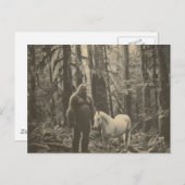 Bigfoot Unicorn und ein Pferd im Wald Postkarte (Vorne/Hinten)