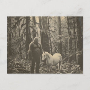 Bigfoot Unicorn und ein Pferd im Wald Postkarte