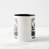 Bigfoot Vacacation Mode Schach Zweifarbige Tasse (Mittel)