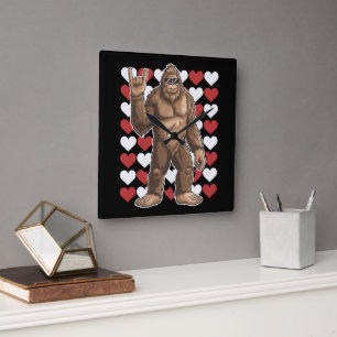 Bigfoot Valentinstag Lustige Herzen Sasquatch Lieb Quadratische Wanduhr