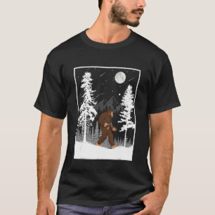 Bigfoot Verstecken in Forest Under Night Sky für B T-Shirt