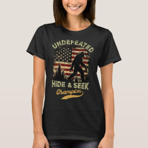 Bigfoot Versteckspiel Champion lustiger Sasquatch T-Shirt