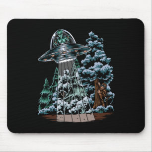 Bigfoot versteckt sich in einem Ufo hinter einem B Mousepad