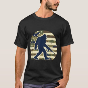 Bigfoot-Waffenbesitzer-Tarn-US-amerikanische-Flagg T-Shirt