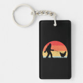 Bigfoot Walking Chicken Sasquatch Funny Schlüsselanhänger (Vorderseite)