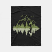 Bigfoot Walking Forest Sasquatch Woods Parks Men W Fleecedecke (Vorderseite)
