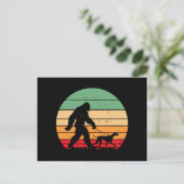 Bigfoot Walking German Kurzhaar Pointer Dog Vin Postkarte (Stehend Vorderseite)