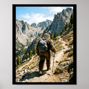Bigfoot Wandern lustiger Sasquatch Rucksacktour Poster