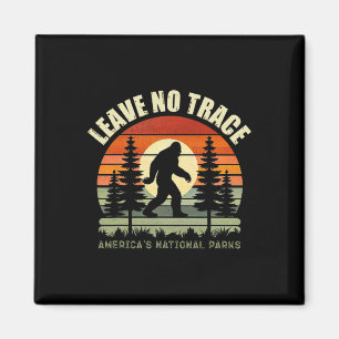 Bigfoot Wandern und Camping Lustig Vi Spuren hinte Magnet
