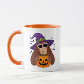 Bigfoot Witch with Pumpkin Halloween Tasse (Links)